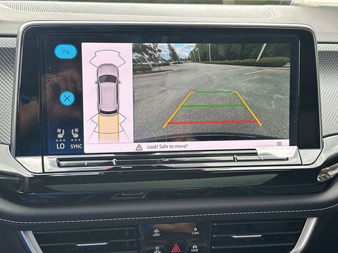 New 2026 Volkswagen Atlas Cross Sport SEL image 17