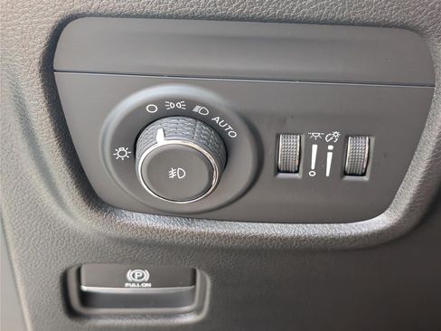 Used 2026 Jeep Grand Cherokee Limited w/ Limited Altitude Package AWD/4WD image 22