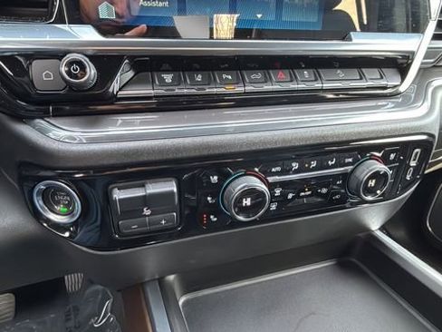 Used 2024 Chevrolet Silverado 2500 High Country w/ High Country Premium Package image 30