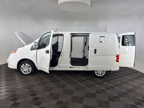 Used 2020 Nissan NV200 SV w/ Back Door Glass Package image 9