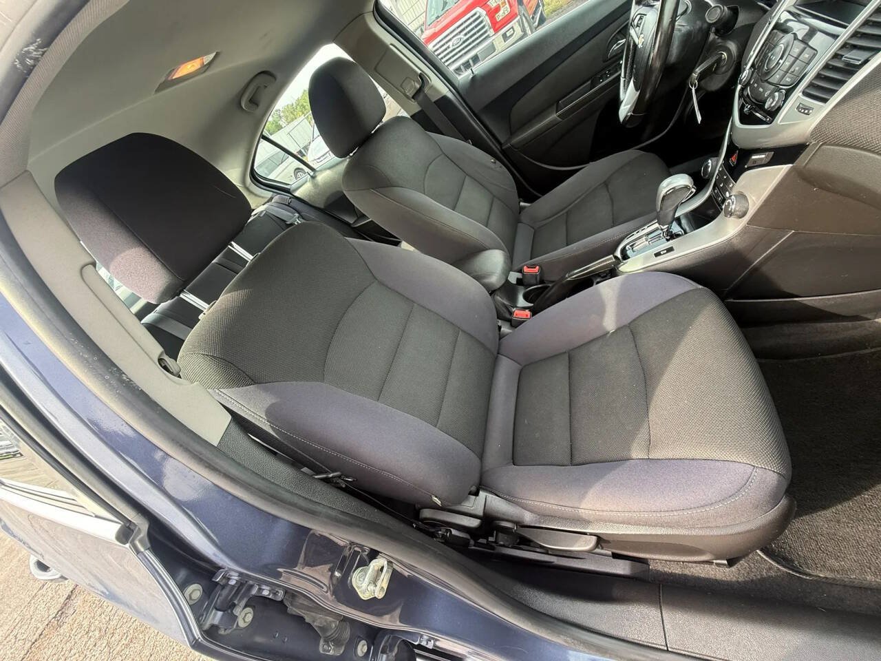 Used 2014 Chevrolet Cruze LT FWD image 25