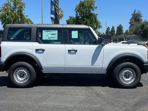 New 2025 Ford Bronco Base image 11