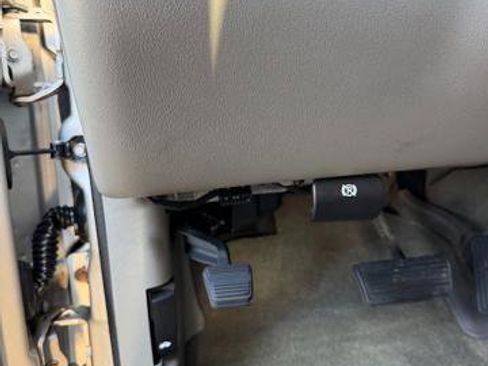 Used 2005 Chevrolet Tahoe LS w/ Preferred Equipment Group image 9