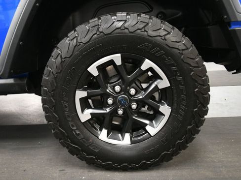 Used 2024 Jeep Wrangler Unlimited Rubicon 4xe AWD/4WD image 31