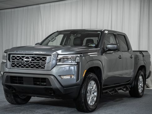 Used 2023 Nissan Frontier SV w/ SV Premium Package image 3