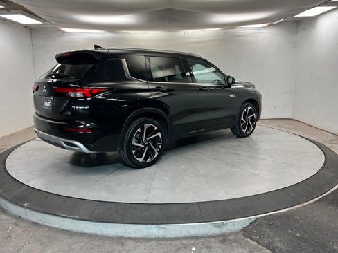 Used 2024 Mitsubishi Outlander 4WD Plug-In Hybrid image 5