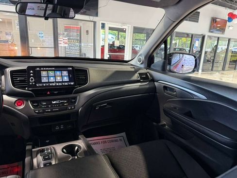 Used 2025 Honda Ridgeline Sport image 27