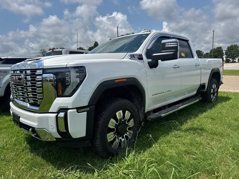 Used 2025 GMC Sierra 2500 Denali w/ Denali Reserve Package AWD/4WD image 1