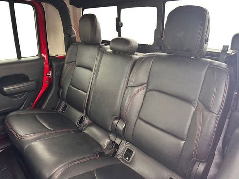 Used 2022 Jeep Gladiator Rubicon w/ LED Lighting Group AWD/4WD image 13