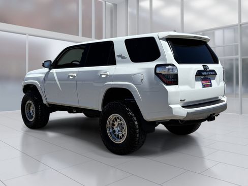 Used 2021 Toyota 4Runner TRD Off-Road Premium w/ Moonroof Package AWD/4WD image 4