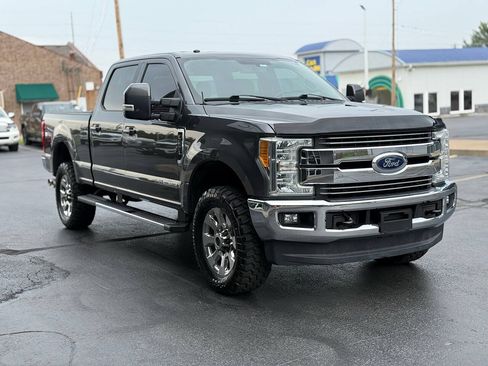 Used 2017 Ford F250 Lariat w/ Lariat Value Package AWD/4WD image 3