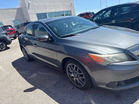 Used 2014 Acura ILX w/ Premium Package FWD image 2