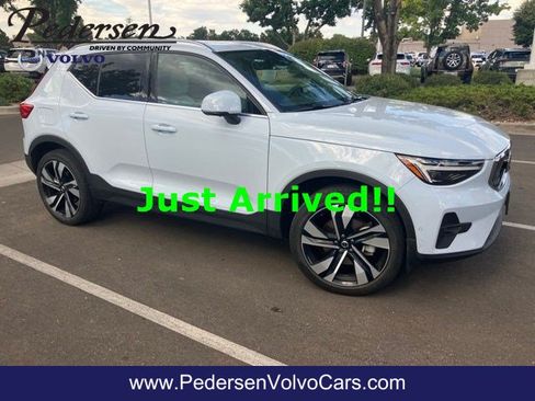 Used 2024 Volvo XC40 B5 Ultimate w/ Protection Package Premier AWD/4WD image 1