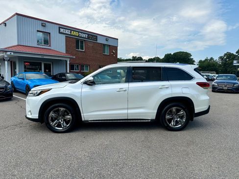 Used 2018 Toyota Highlander Limited Platinum AWD/4WD image 4
