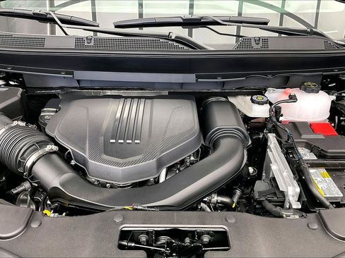 New 2026 GMC Acadia AT4 w/ LPO, Floor Liner Package AWD/4WD image 18