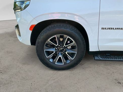 Used 2022 Chevrolet Suburban Z71 w/ Z71 Off-Road Package AWD/4WD image 14