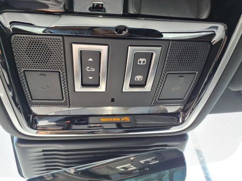 Used 2025 Land Rover Range Rover Velar Dynamic SE image 27