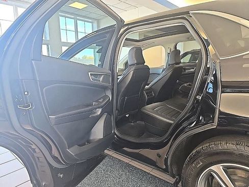 Used 2023 Ford Edge SEL w/ Convenience Package image 28