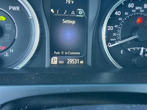 Used 2016 Toyota Camry SE image 20