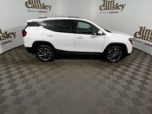 Certified 2024 GMC Terrain SLT w/ Infotainment Package II AWD/4WD image 9