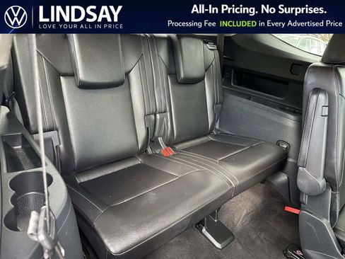 Used 2018 Volkswagen Atlas SE w/ R-Line Package image 14