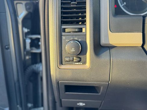 Used 2012 RAM 1500 Express image 16