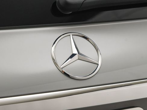 Used 2025 Mercedes-Benz GLS 450 4MATIC image 23