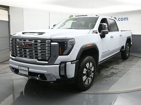 New 2026 GMC Sierra 3500 Denali w/ Denali Reserve Package image 18