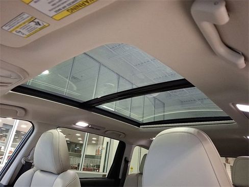 Certified 2025 Subaru Ascent Limited w/ Popular Package #2 image 14