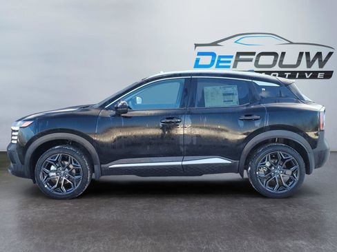 New 2026 Nissan Kicks SR w/ SR Premium Package image 6