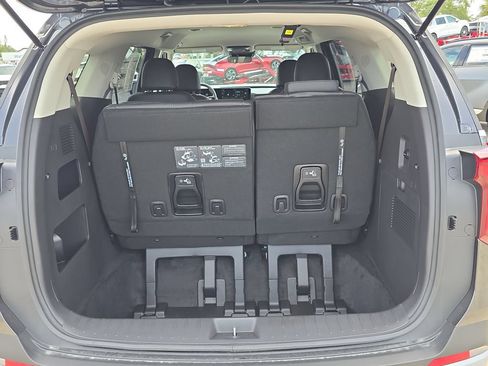 New 2027 Kia Carnival FWD image 10