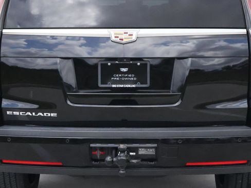 Used 2018 Cadillac Escalade Luxury image 10