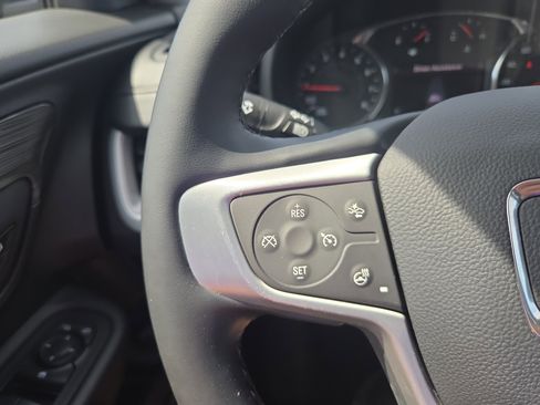 Used 2023 GMC Terrain SLT image 11