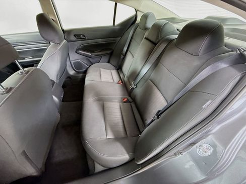 Used 2025 Nissan Altima 2.5 SV FWD image 21