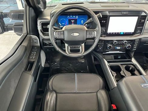 Used 2025 Ford F250 Platinum AWD/4WD image 12