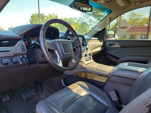 Used 2017 GMC Yukon XL Denali w/ Open Road Package image 19