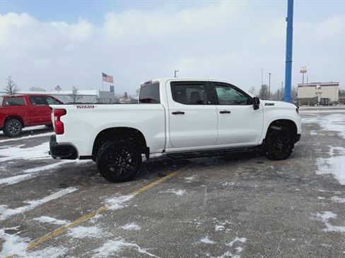 Used 2023 Chevrolet Silverado 1500 Custom Trail Boss w/ LPO, Dark Essentials Package image 9
