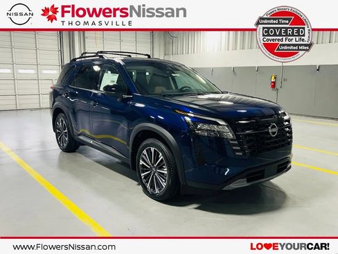 New 2026 Nissan Pathfinder Platinum FWD image 1