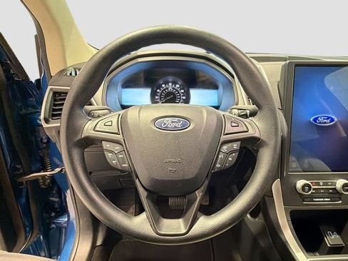 Used 2023 Ford Edge SE AWD/4WD image 9