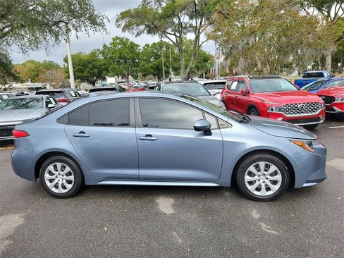 Used 2022 Toyota Corolla LE image 11