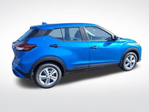 New 2025 Nissan Kicks Play S image 8