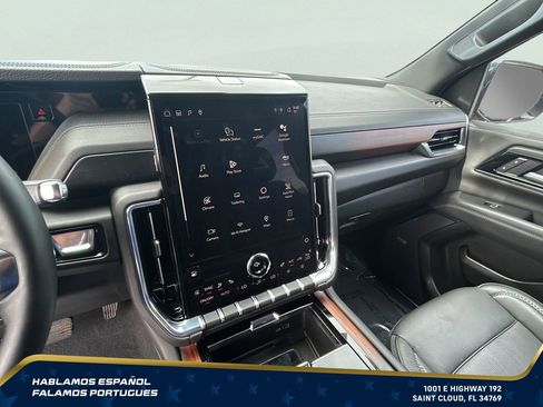 Certified 2025 GMC Yukon XL Denali AWD/4WD image 21