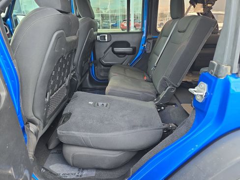 Used 2021 Jeep Wrangler Unlimited Rubicon w/ Cold Weather Group image 41