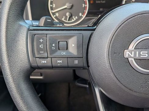 Used 2023 Nissan Rogue SV image 19