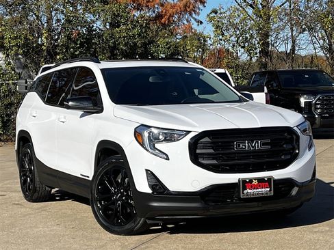 Used 2021 GMC Terrain SLT w/ Infotainment Package II image 2