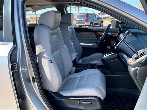 Used 2018 Honda CR-V Touring image 10