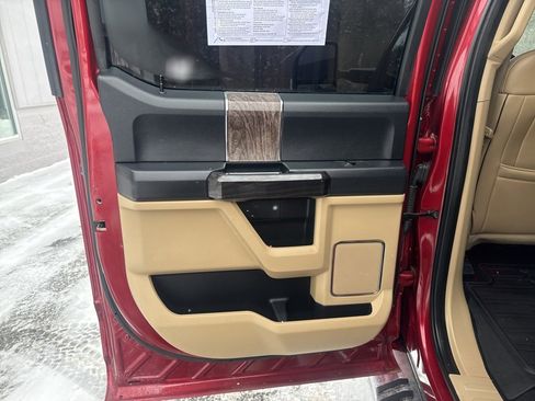 Used 2019 Ford F250 Lariat w/ Chrome Package image 29