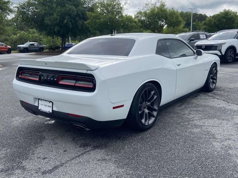 Used 2022 Dodge Challenger R/T RWD image 5