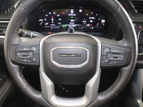 Used 2023 GMC Yukon XL Denali w/ Advanced Technology Package image 40