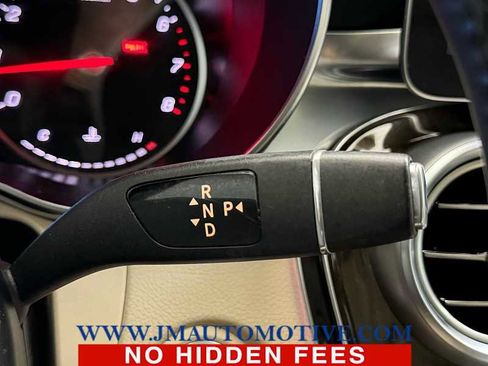 Used 2021 Mercedes-Benz GLC 300 4MATIC image 32